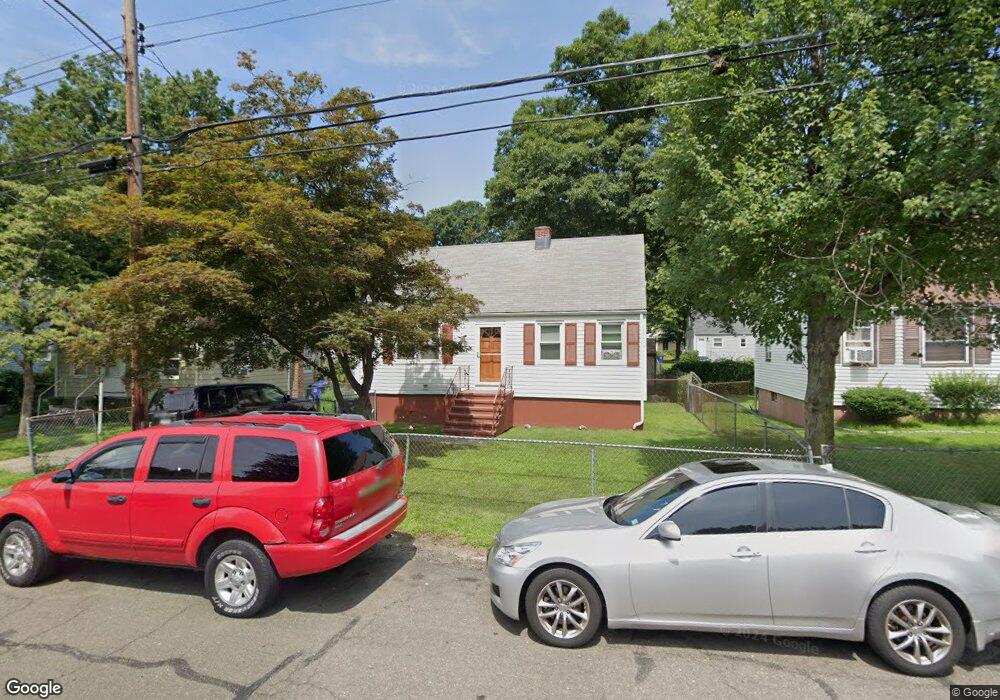 218 Douglas St, Bridgeport, CT 06606 - photo 1