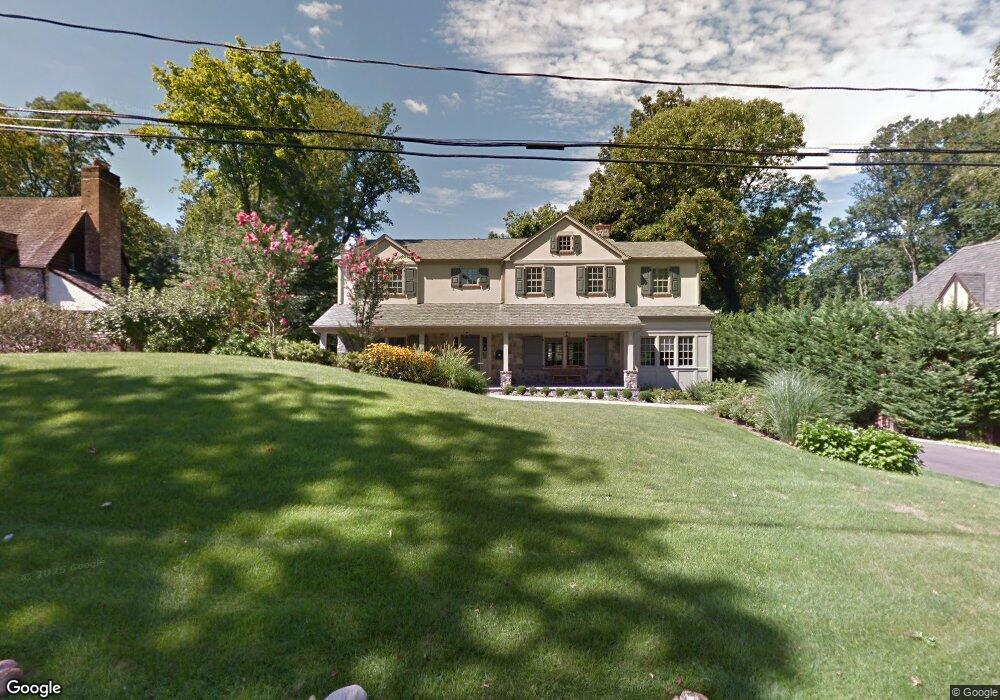 85 Abbey Rd, Manhasset, NY 11030 - photo 1