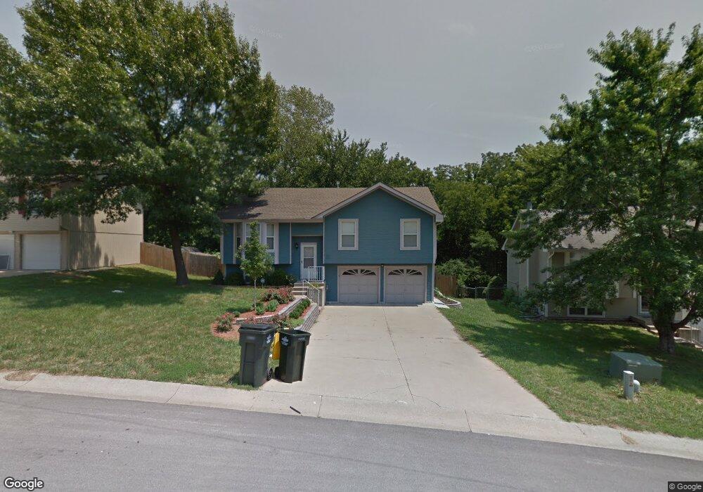 924 N 4th St, Lansing, KS 66043 - photo 1