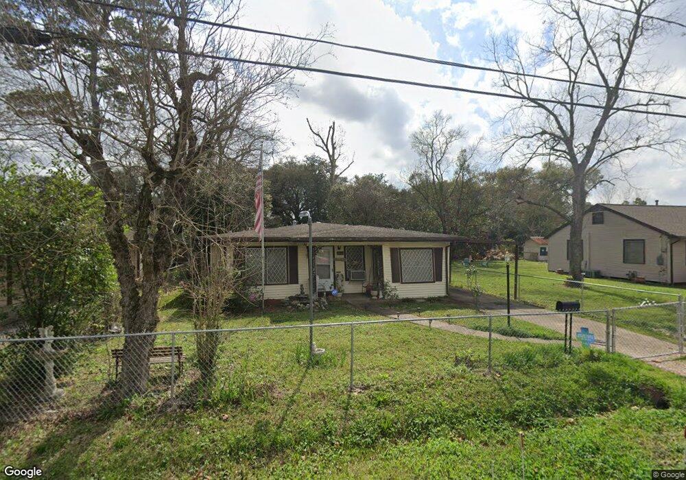 208 Fichter St, Houston, TX 77022 - photo 1