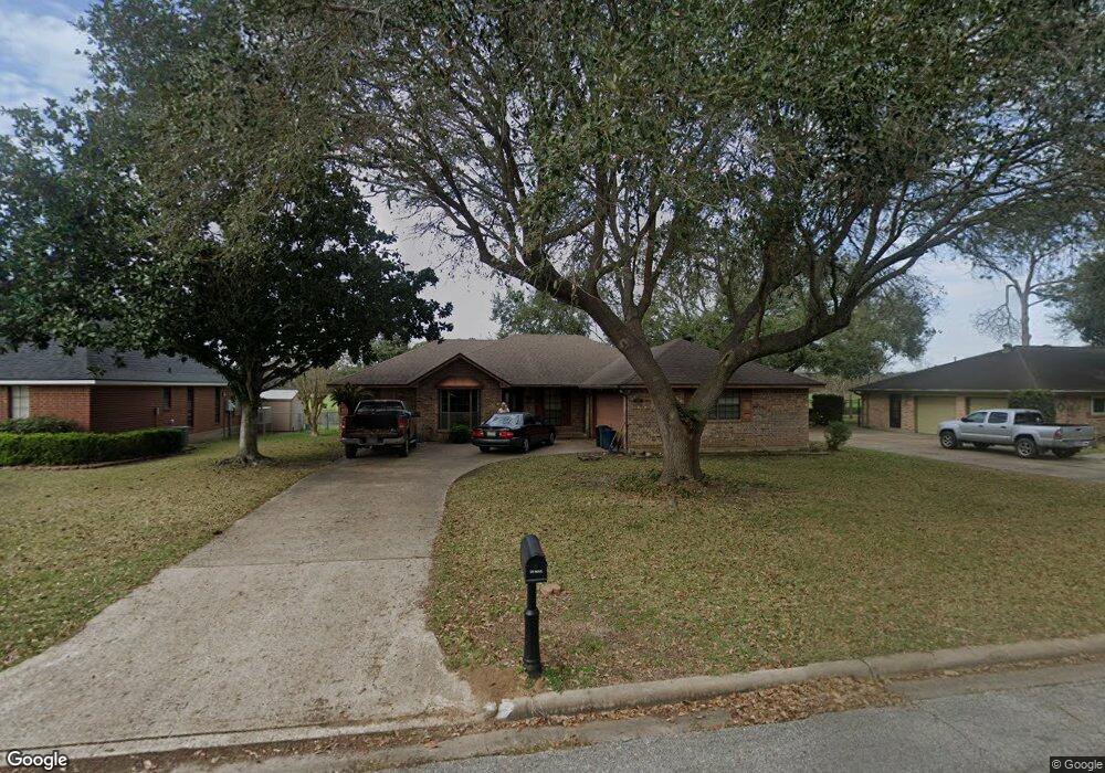 204 Ridgemont Dr, Alvin, TX 77511 - photo 1