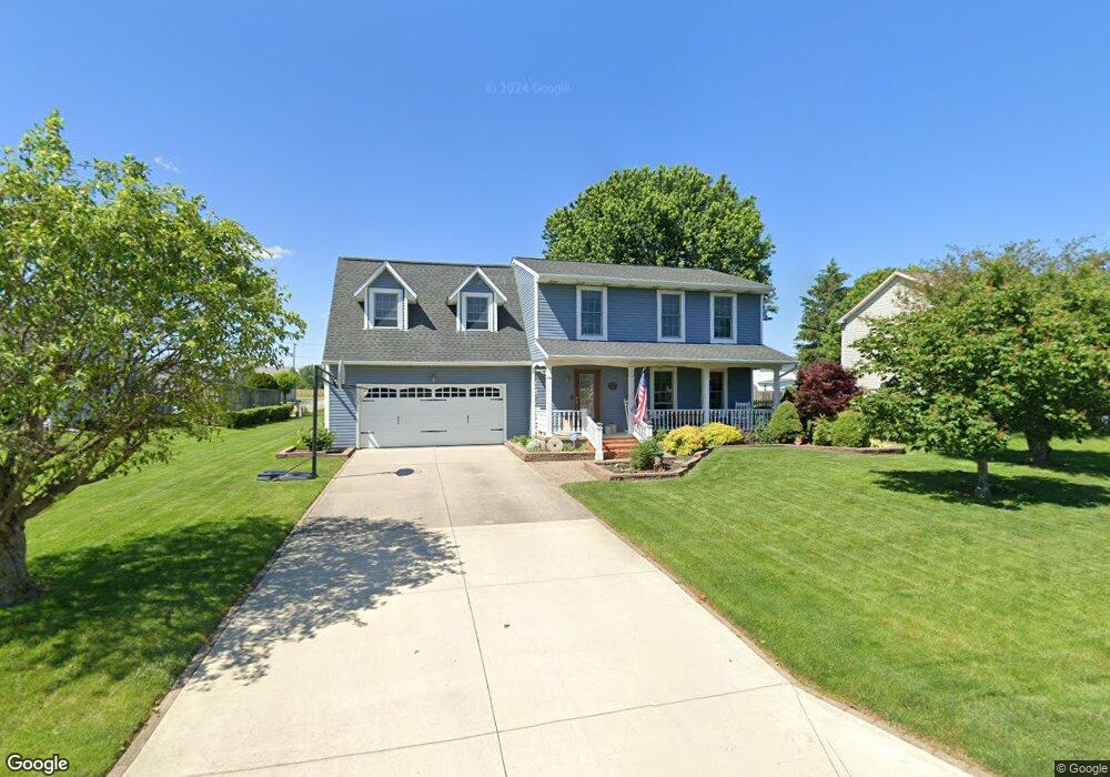 1208 Victoria Dr, Bucyrus, OH 44820 - photo 1