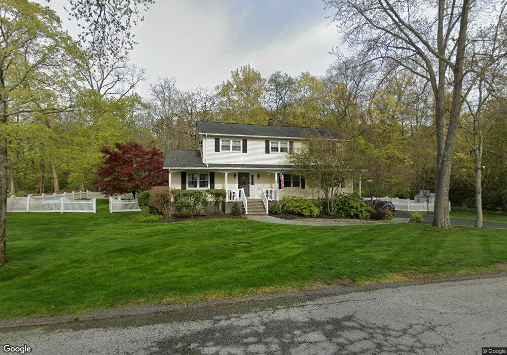 2159 Pondfield Ct, Yorktown Heights, NY 10598 - photo 1