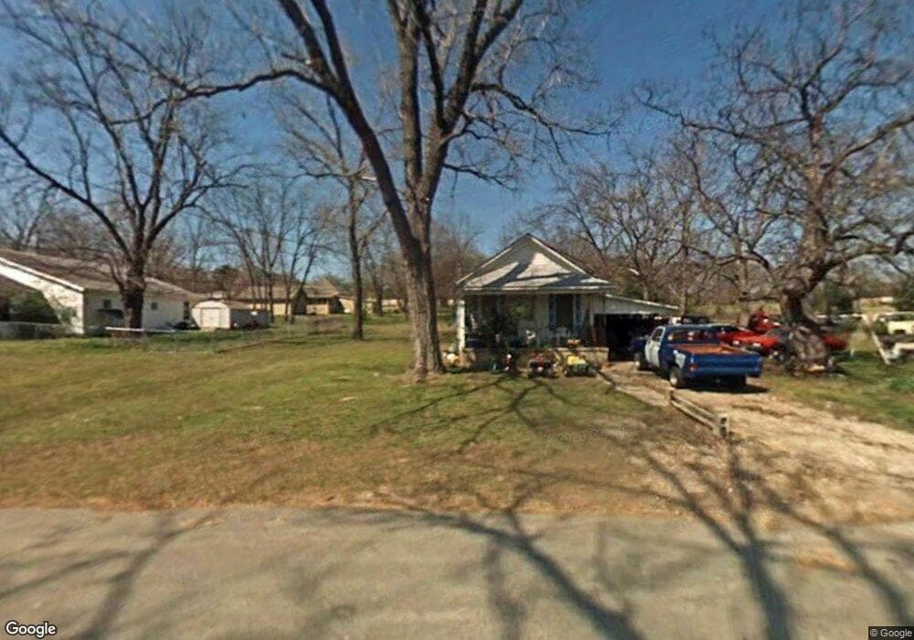 705 E Murray St, Denison, TX 75021 - photo 1