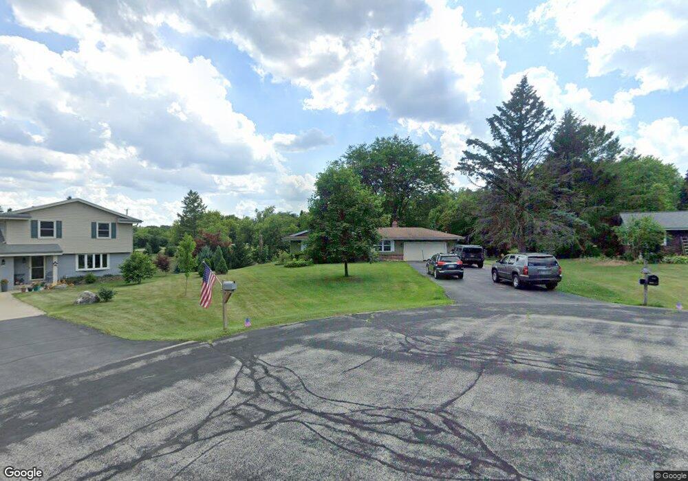 W255N5641 Wrendale Ct, Sussex, WI 53089 - photo 1