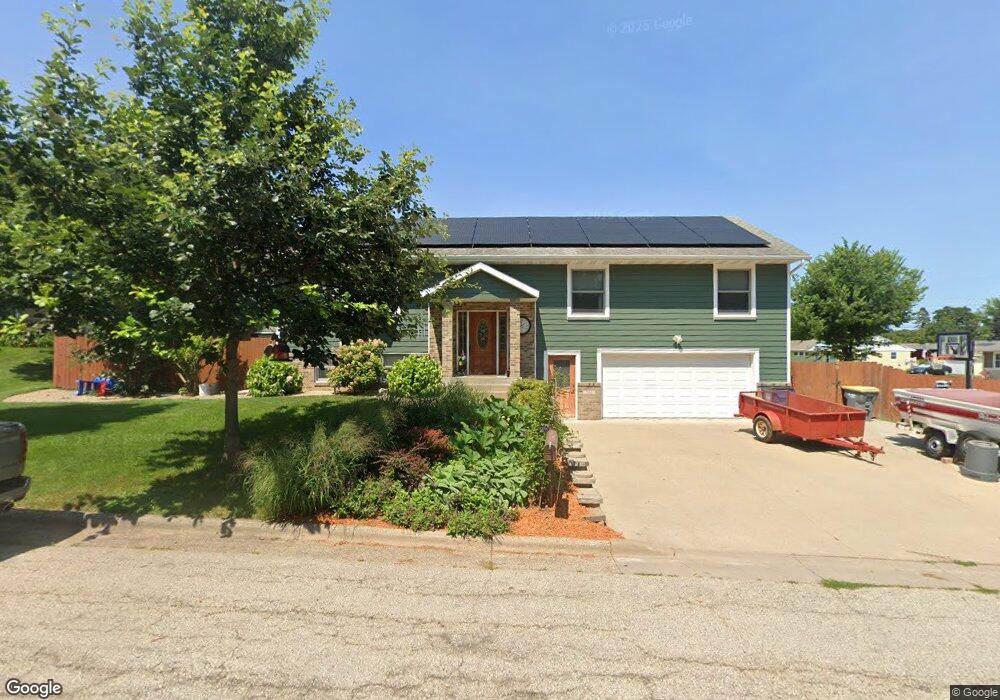 700 S 4th St, La Crescent, MN 55947 - photo 1