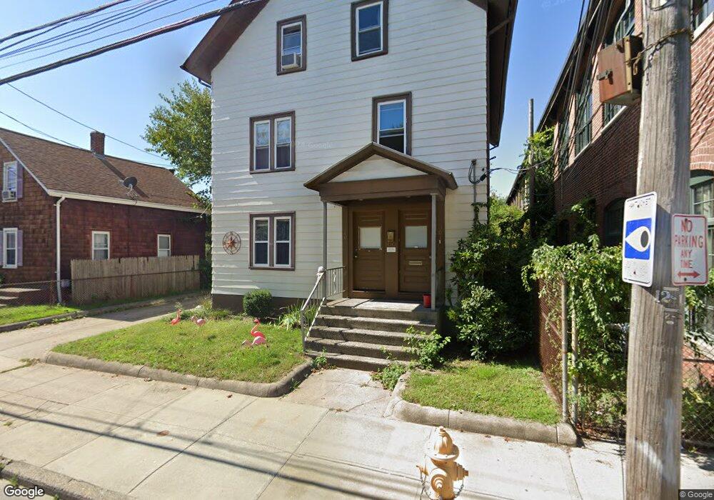 106 Kenyon Ave, Pawtucket, RI 02861 - photo 1