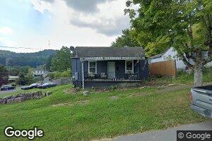 113 Baltimore St, Mannington, WV 26582