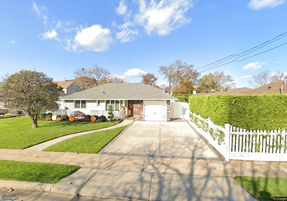 559 Derby Dr S, Oceanside, NY 11572 - photo 1