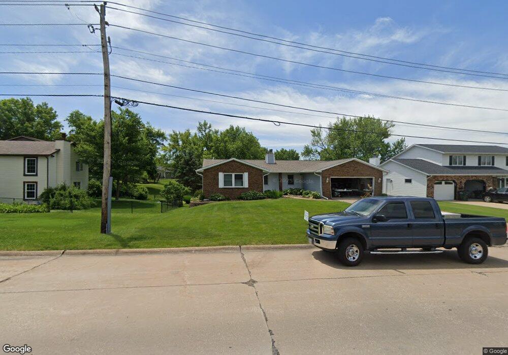 1925 E 46th St, Davenport, IA 52807 - photo 1