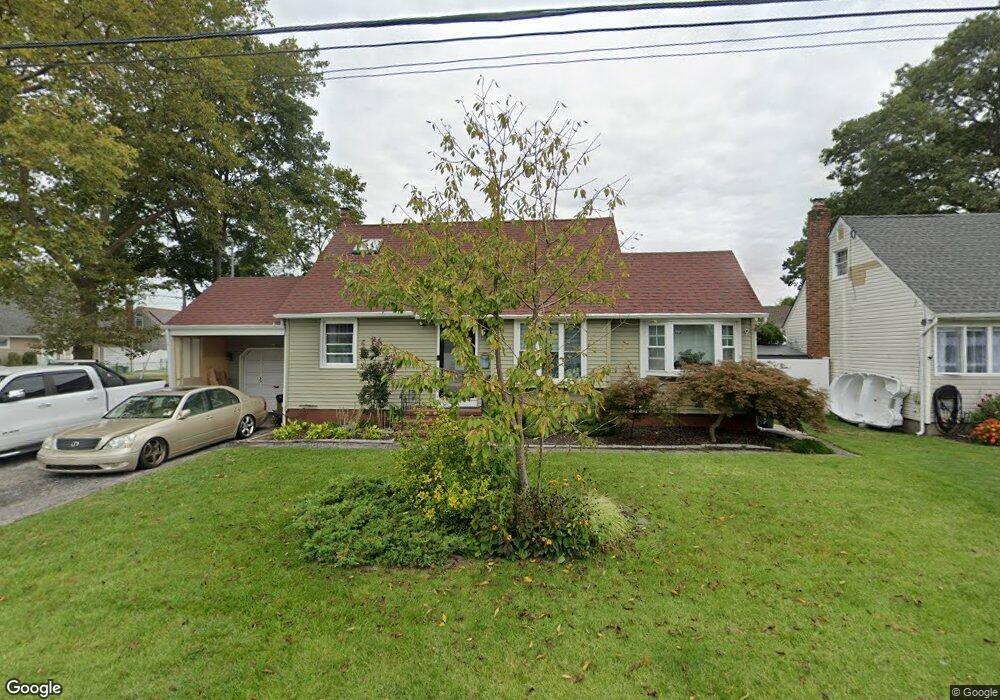 298 29th St, Lindenhurst, NY 11757 - photo 1