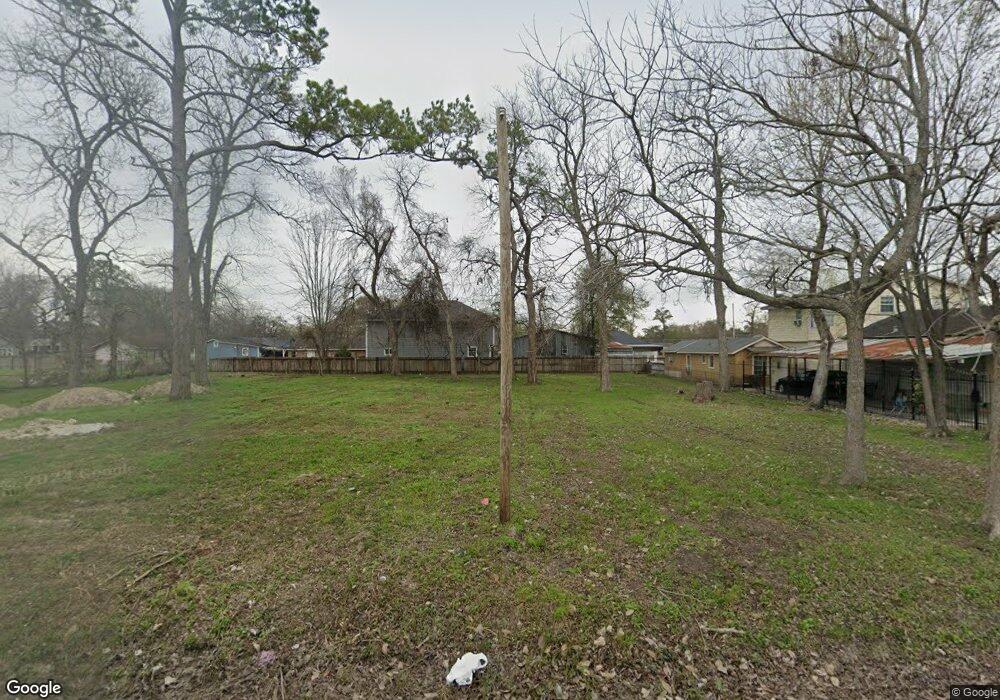 8004 Farnsworth St unit B, Houston, TX 77022 - photo 1