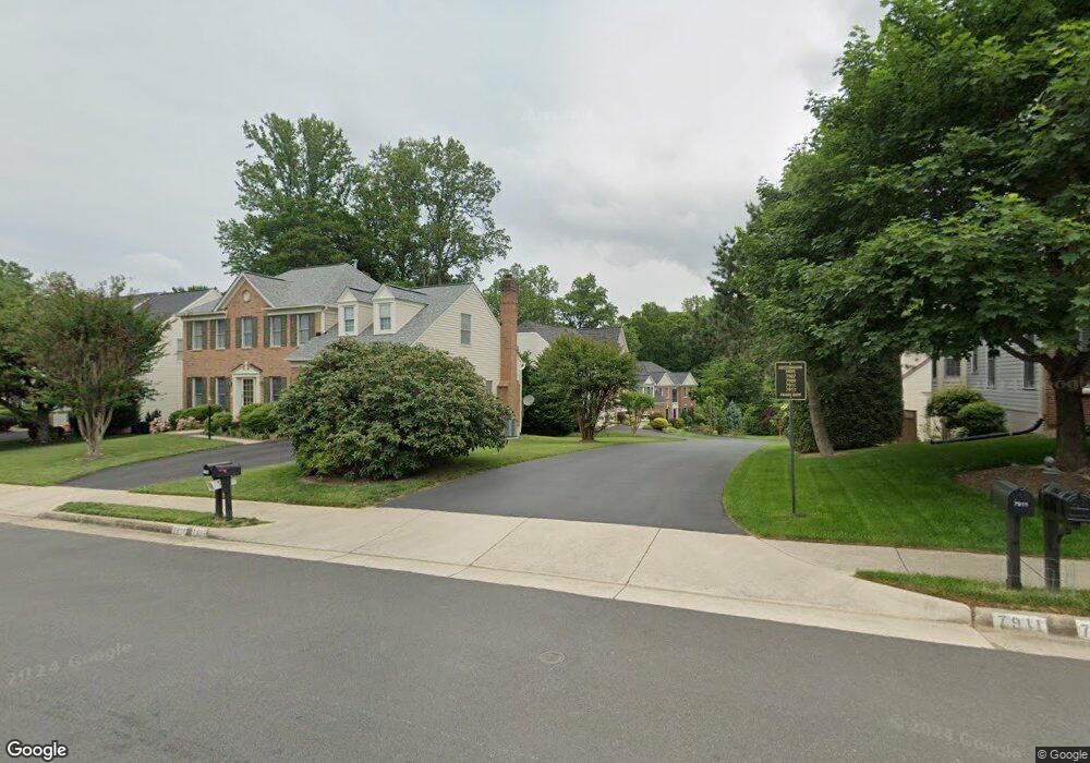 7907 Bressingham Dr, Fairfax Station, VA 22039 - photo 1