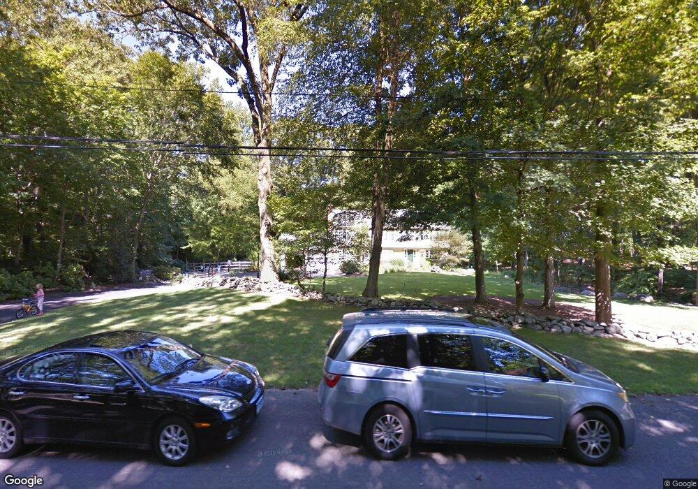 142 Horseshoe Ln, Fairfield, CT 06824 - photo 1