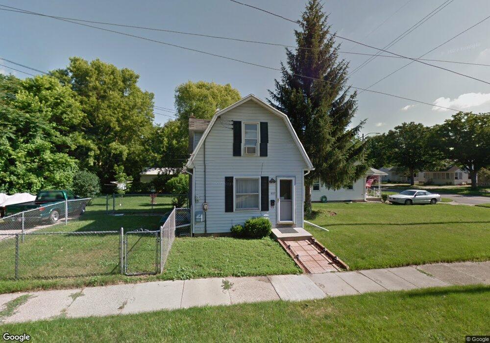 927 Edison Ave, Lansing, MI 48910 - photo 1