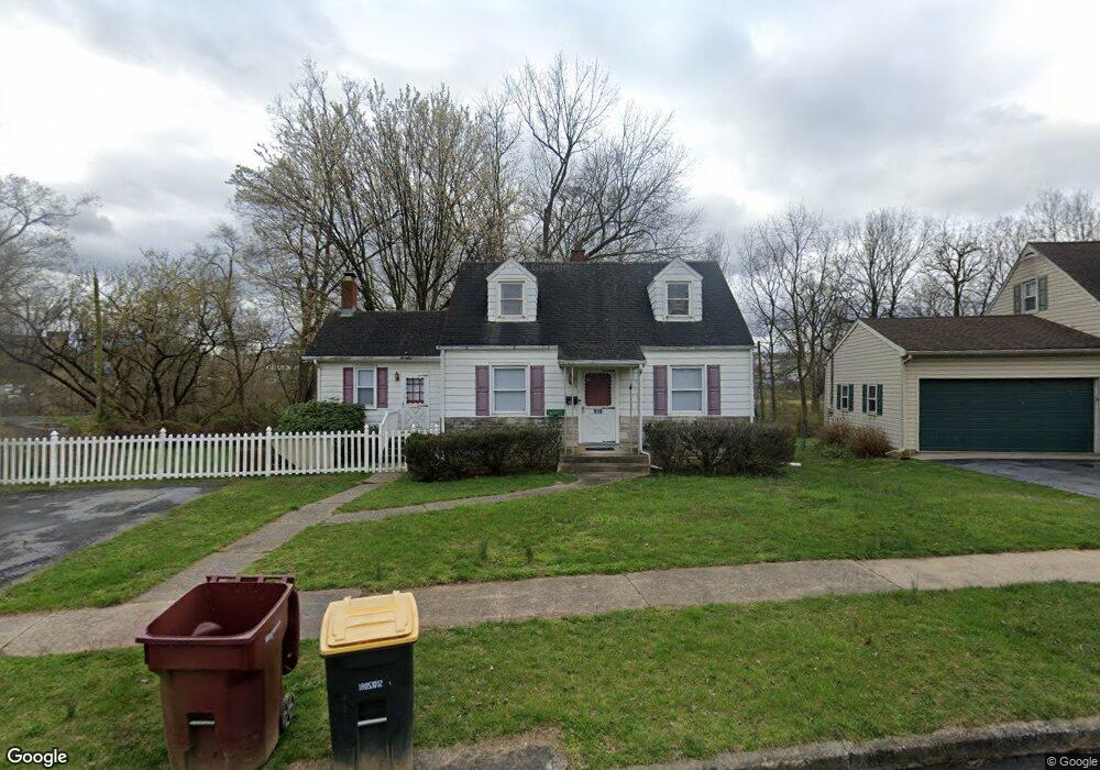 618 Jordan Cir, Whitehall, PA 18052 - photo 1