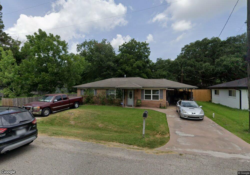 304 N Durant St, Alvin, TX 77511 - photo 1