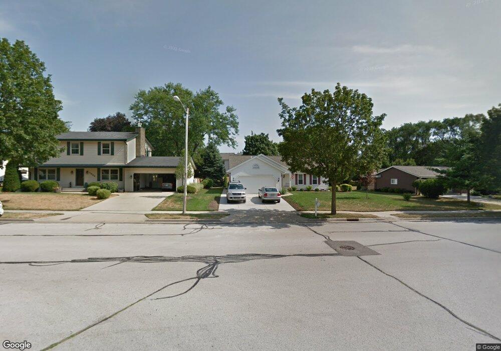 1629 Butler Dr, Waukesha, WI 53186 - photo 1