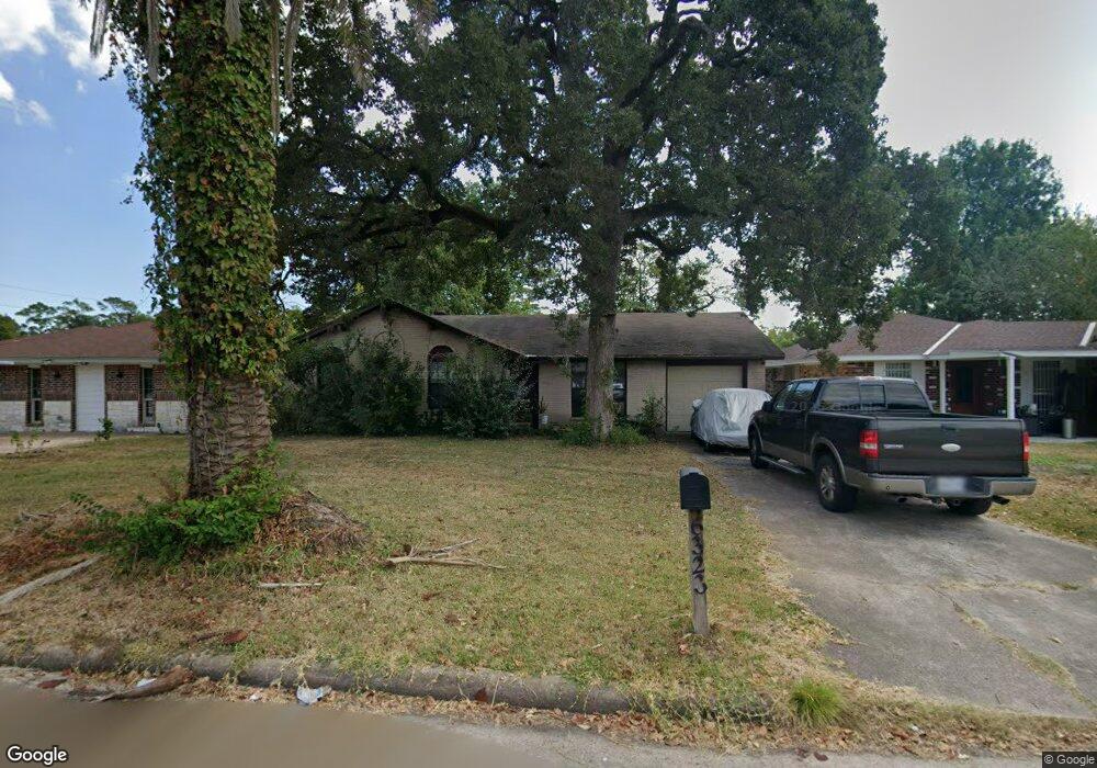 6323 Maple Hill Dr, Houston, TX 77088 - photo 1