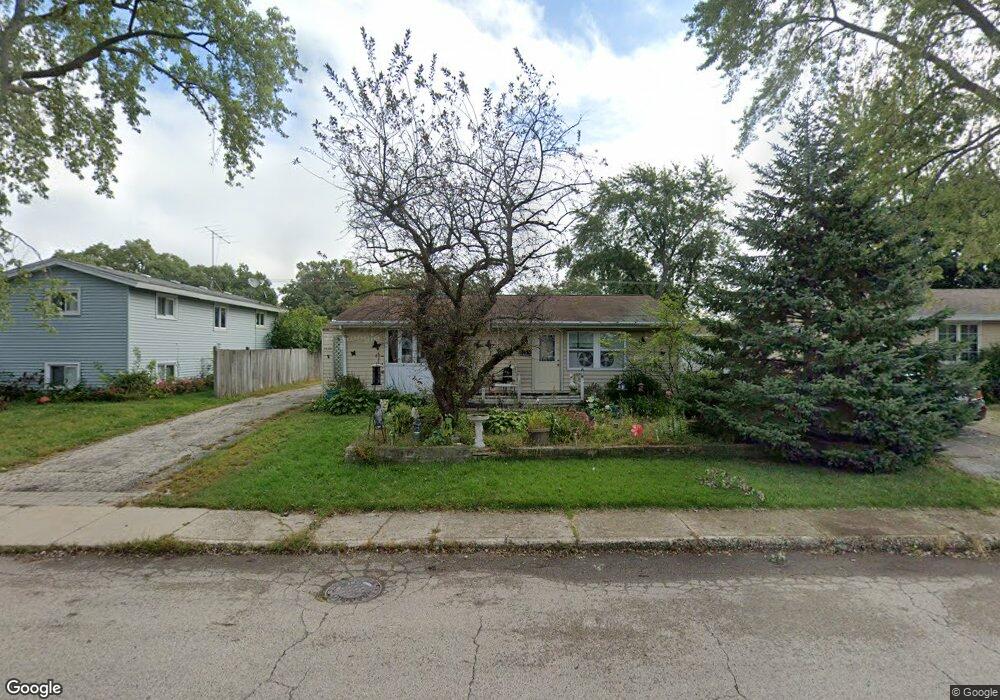 1259 Navajo Dr, Carpentersville, IL 60110 - photo 1