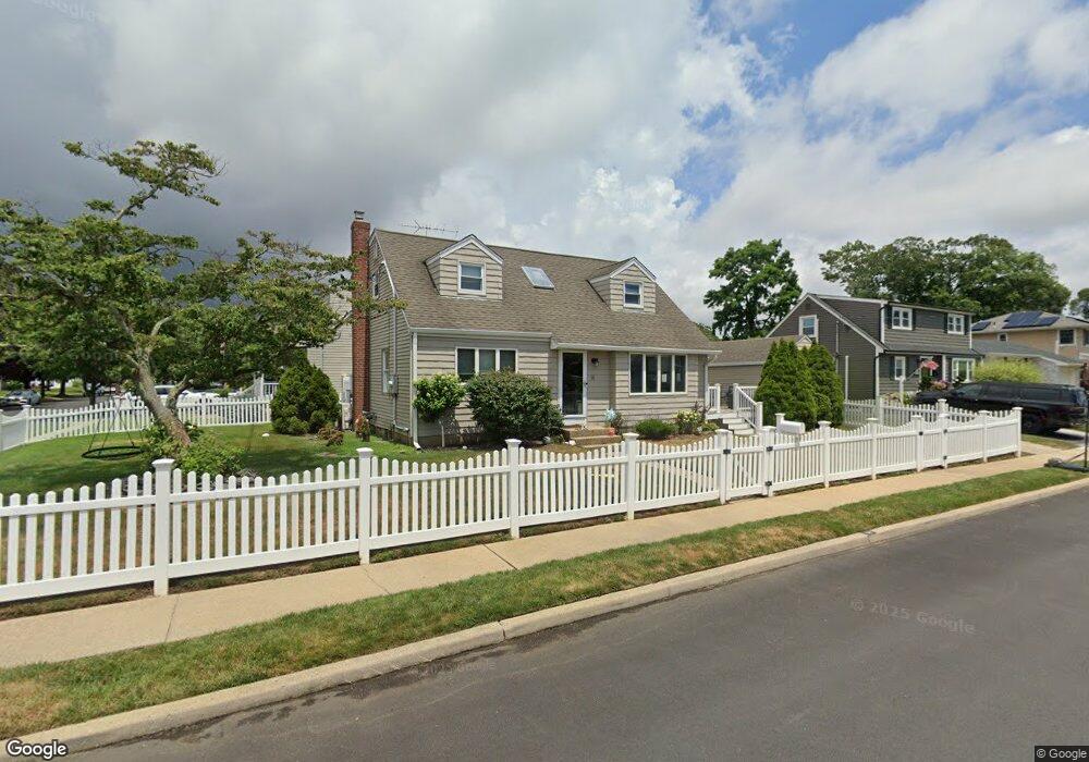 14 Warren Place, Merrick, NY 11566 - photo 1