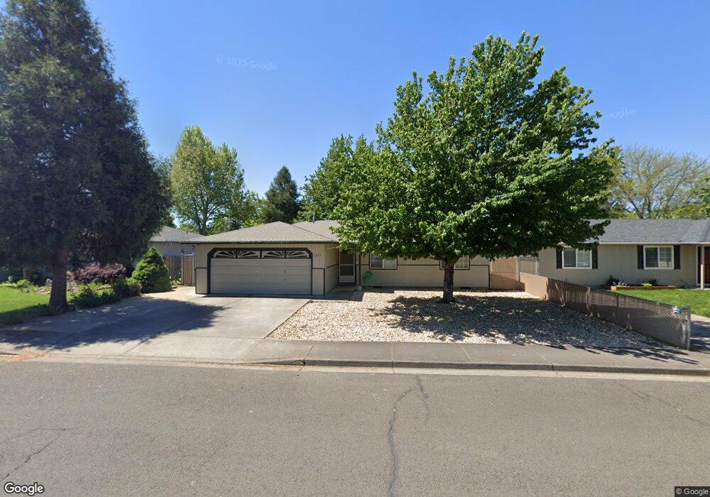 1260 Far Ave W, Central Point, OR 97502 - photo 1