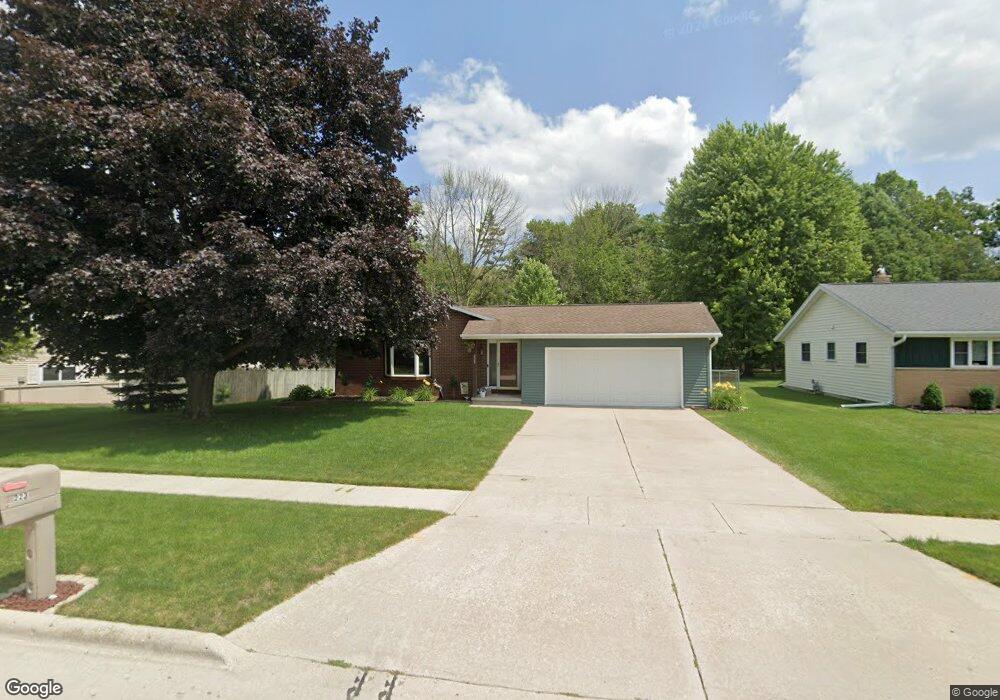 223 Harvest Ct, Manitowoc, WI 54220 - photo 1