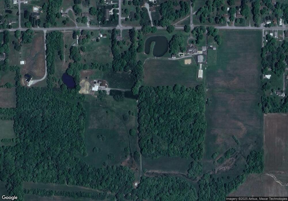 621 Beggs St, Harrisburg, IL 62946 - photo 1