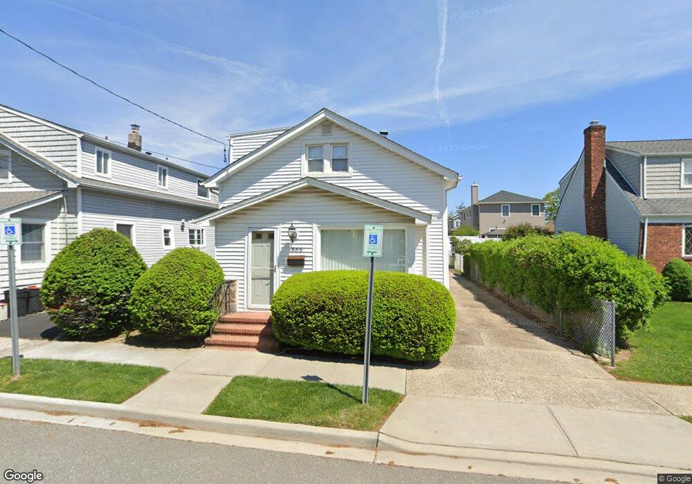 866 Maloon Ave, Franklin Square, NY 11010 - photo 1