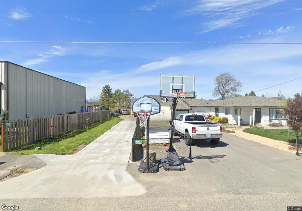 1440 Daisy Ln, Grants Pass, OR 97527 - photo 1