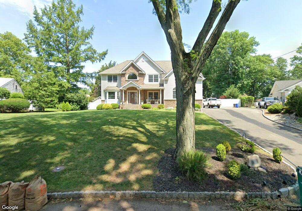 132 Briarheath Ln, Clark, NJ 07066 - photo 1