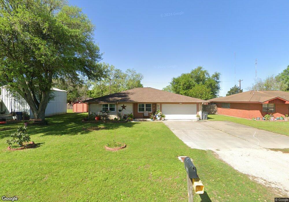 117 Lindsey Ave, Bay City, TX 77414 - photo 1