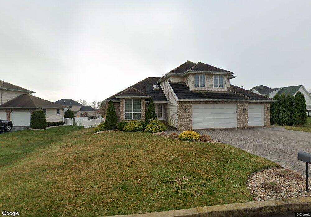 407 Jenna Kay Dr, Archbald, PA 18403 - photo 1