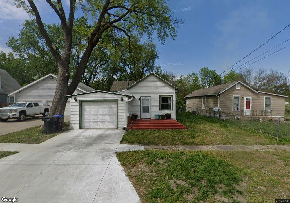 2410 SW 2nd St, Topeka, KS 66606 - photo 1