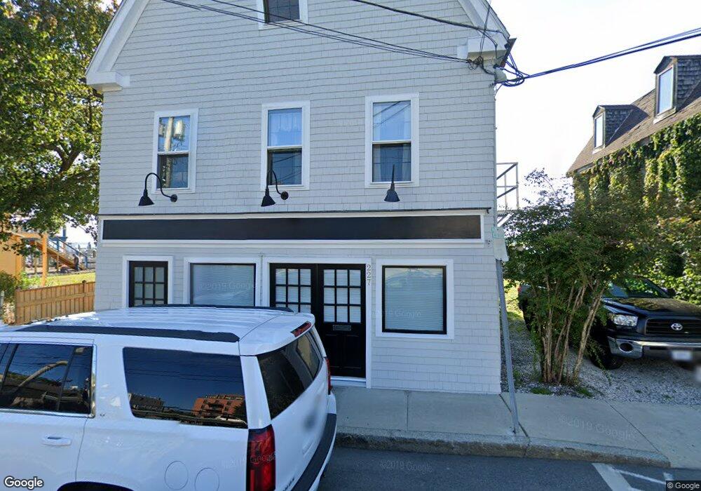 227 Thames St unit 3, Bristol, RI 02809 - photo 1