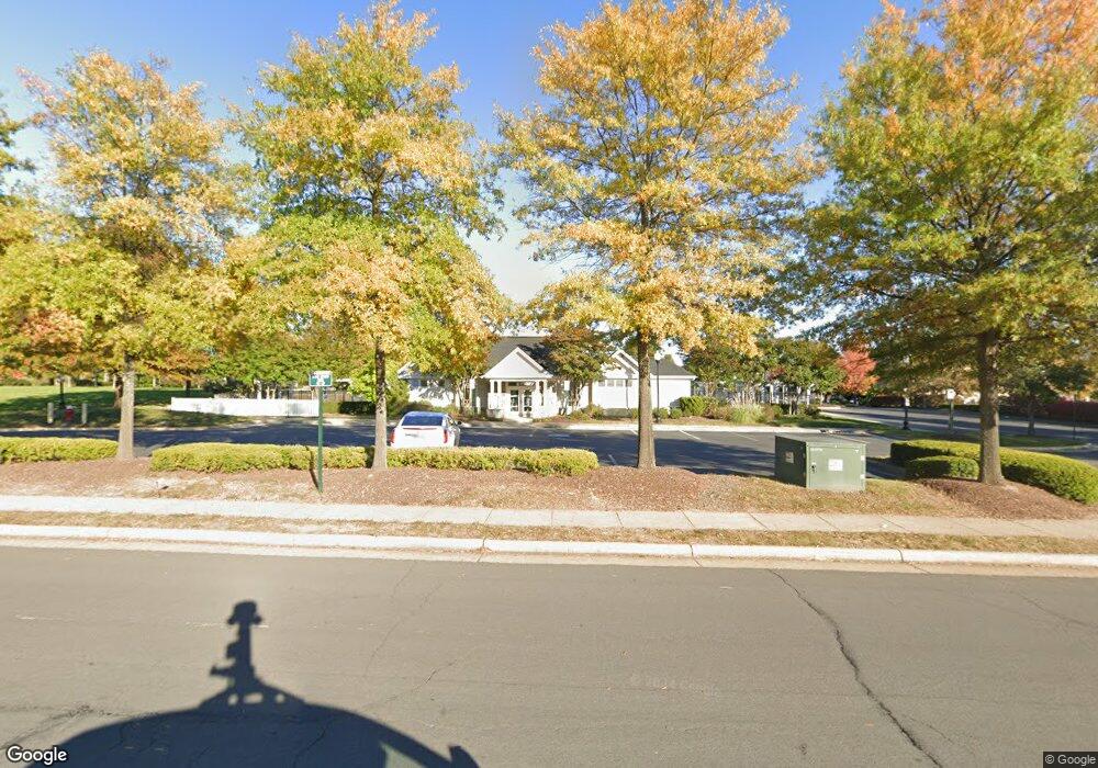 25792 Donovan Dr, Chantilly, VA 20152 - photo 1