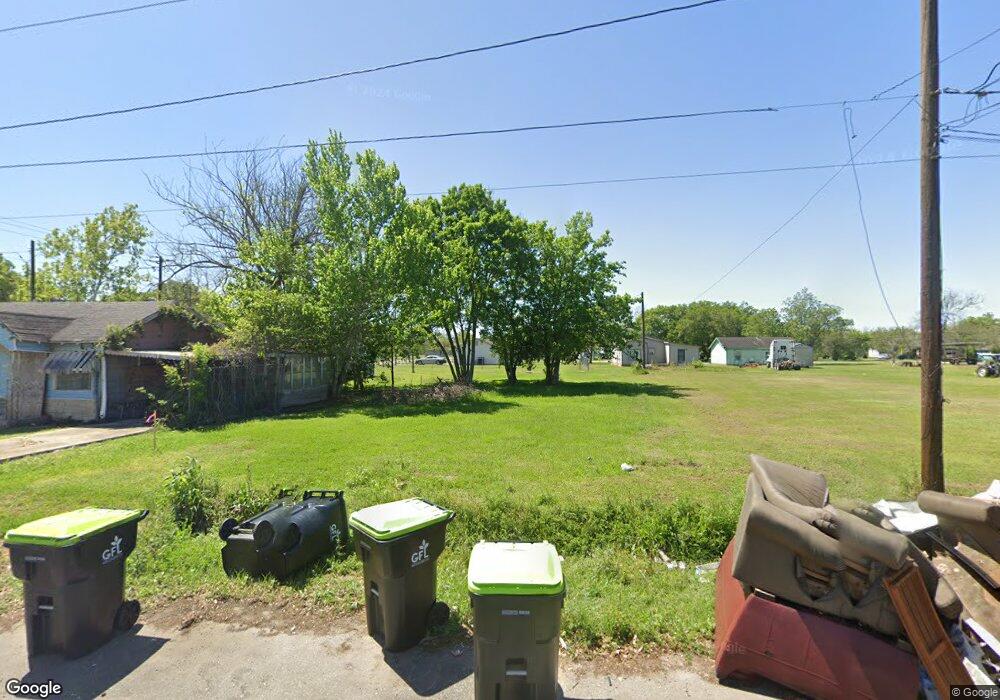 2816 Moore Ave, Bay City, TX 77414 - photo 1