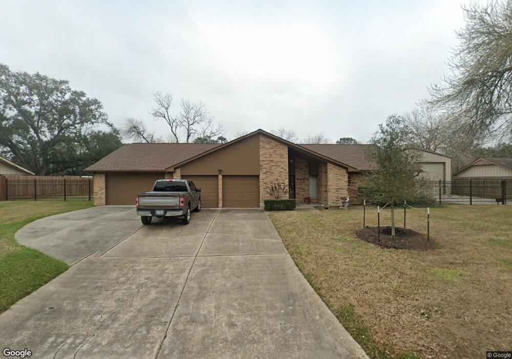 1705 Glenview Dr, Alvin, TX 77511 - photo 1