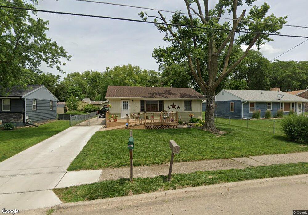 2512 E Sheridan Ave, Des Moines, IA 50317 - photo 1