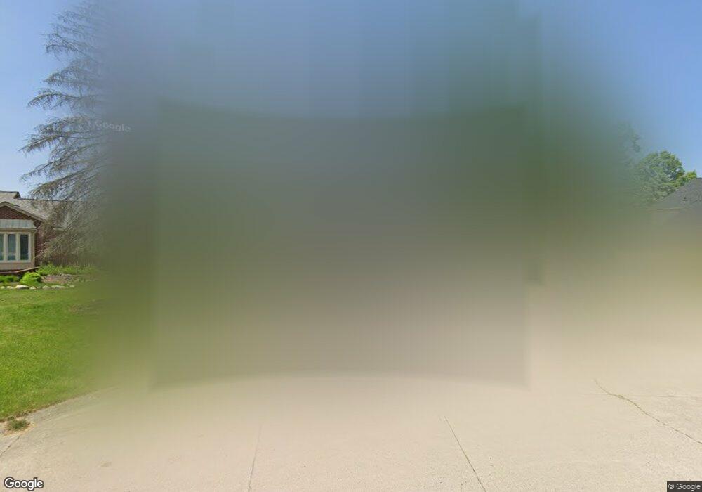 3536 Wedgewood Dr, Rochester Hills, MI 48306 - photo 1