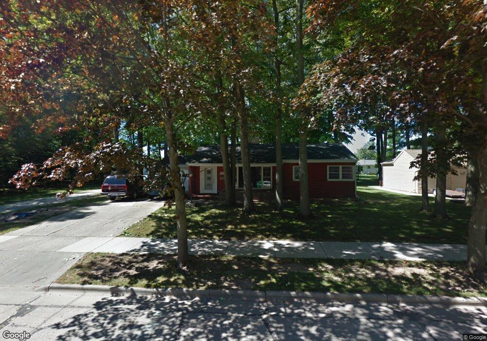 1402 N 23rd St, Manitowoc, WI 54220 - photo 1