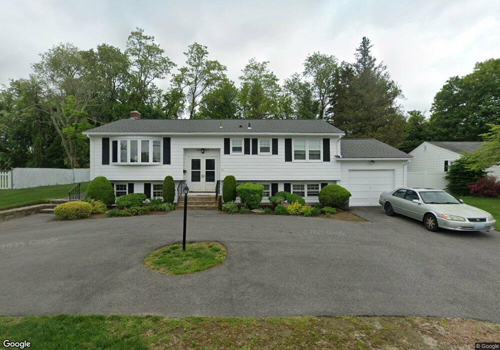87 Woodview Dr, Cranston, RI 02920 - photo 1