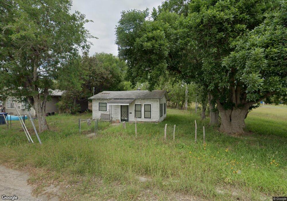 600 N Filmore St, Beeville, TX 78102 - photo 1