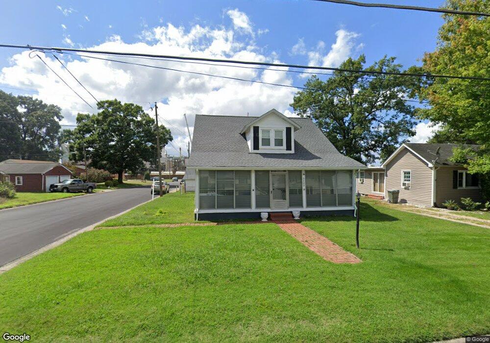2103 Lee St, West Point, VA 23181 - photo 1