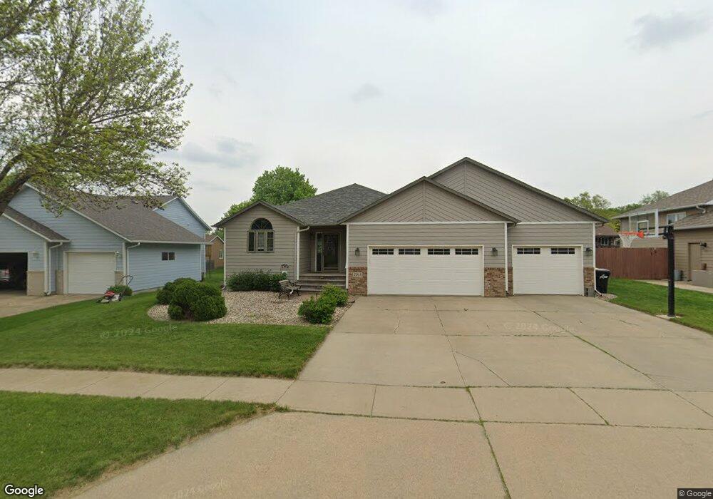 2014 S Clover Ave, Sioux Falls, SD 57110 - photo 1