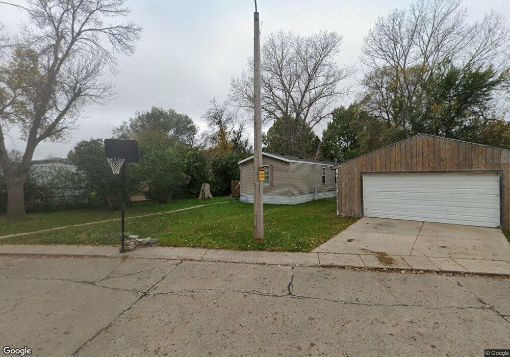 509 E Prairie Ln, Mandan, ND 58554 - photo 1