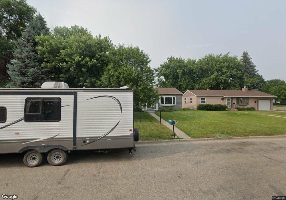 906 15th St SW, Jamestown, ND 58401 - photo 1