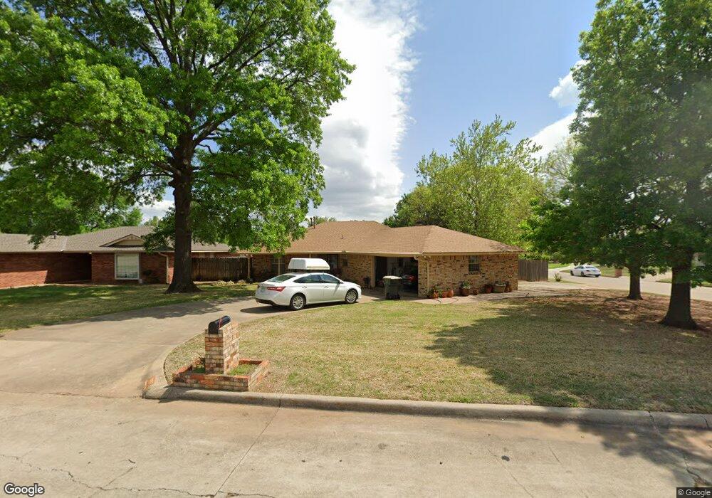 1934 Ridgeway Cir, Duncan, OK 73533 - photo 1