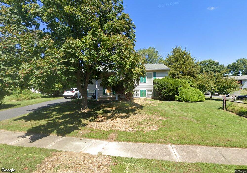 722 Manfield Rd, Newark, DE 19713 - photo 1