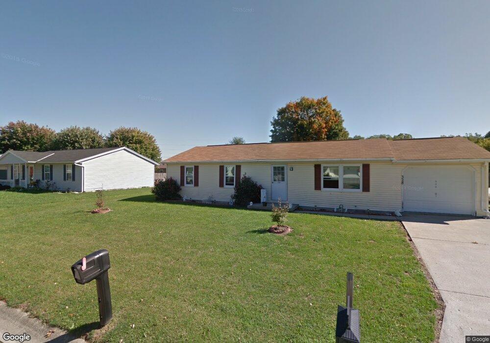 328 Whippoorwill Dr, Batesville, IN 47006 - photo 1